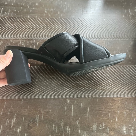 Naturalizer Gen N black heels 9.5 - Picture 3 of 5